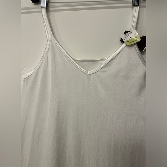 NWT’s Vanity Fair Dual Reversible Neckline Straight/V-Neck Slip Nighty Lounger - Picture 3 of 12